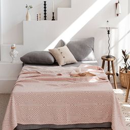 JC HOME Pink & White Geometric AC Room 350 GSM Double Bed Quilt-image-68