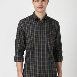 Peter England Casuals Men Checked Spread Collar Casual Shirt-image-109