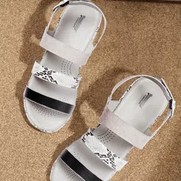 The Roadster Lifestyle Co Women Black & White Snakeskin Textured Comfort Heels-39