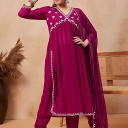SERONA FABRICS V-Neck Three Quarter Sleeves Floral Embroidered Empire Sequinned Kurta Set-picture-39