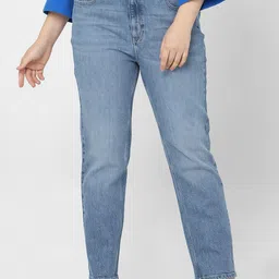 VERO MODA CURVE Women Straight Fit High-Rise Light Fade Stretchable Jeans-image-58