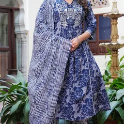 SINGNI Women Floral Printed Regular Pure Cotton Kurta with Trousers & With Dupatta-8