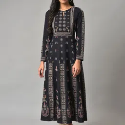 W Plus Size Ethnic Motifs Printed Keyhole Neck Panelled Anarkali Kurta-picture-8