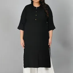 PrettyPlus by Desinoor.com Women Plus Size Black Solid Kurta-94