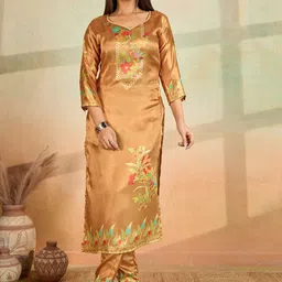 Women Basket Floral Printed Sweetheart Neck Straight Kurta With Trousers-27