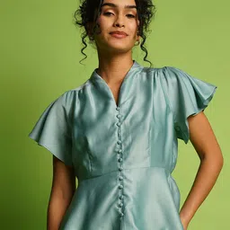 Globus Solid V-Neck Gathered Flutter Sleeve Peplum Top-image-34