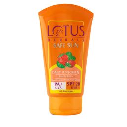 Lotus Herbals Sustainable Safe Sun Sunscreen Breezy Berry 50 g-27