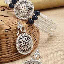 KARATCART Silver-Plated Blue Kundan-Studded & Pearl Beaded Jewellery Set-10