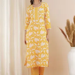 Anni Designer Women Floral Printed Regular Kurta with Trousers-image-28