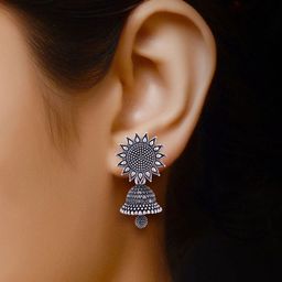 DIVASTRI Set Of 5 Silver-Plated Square Shaped Oxidized Jhumkas image 3