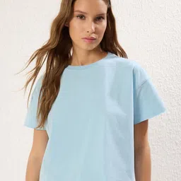 Trendyol Women V-Neck Drop-Shoulder Sleeves Applique T-shirt-image-38