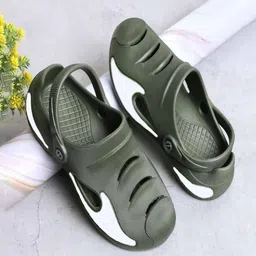 KNIEVL Men Self Designed Clogs-picture-15