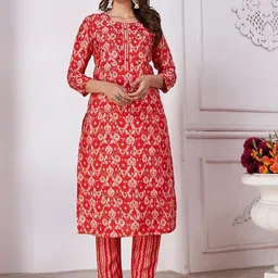 DIVASTRI Women Floral Printed Regular Gotta Patti Kurta with Trousers-image-76