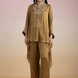 AJIESH OBEROI Embellished V-Neck Tunic With Trousers Co-Ords-picture-26