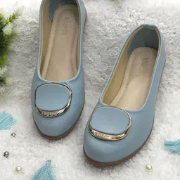 Kiana House Of Fashion Women Embellished Mojaris Flats-picture-22