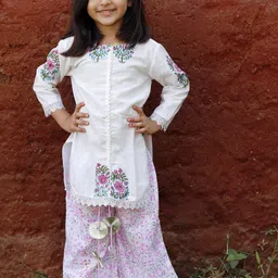Thread & Button Girls Floral Printed Regular Pure Cotton Kurti with Palazzos-picture-22