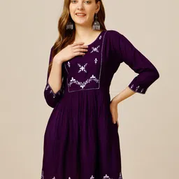 ARADHNA Floral Embroidered Pleated Empire Longline Top-picture-25