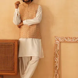 Jompers Men Floral Embroidered Regular Chikankari Kurta with Churidar-12