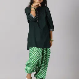 KiddoPanti Girls Sequinned Regular Kurta With Patiala-image-8