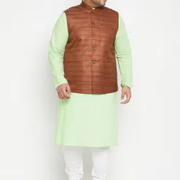 VASTRAMAY Men Green Layered Kurta with Churidar-10