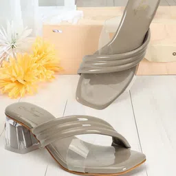 CHINRAAG Party Block Sandals with Tassels-45