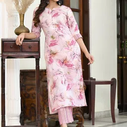 GoSriKi Floral Printed Regular Kurta with Trousers-41