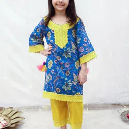 Fayon Kids Girls Floral Printed Kimono Sleeves Cotton A-Line Kurta & Trousers-image-63