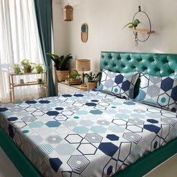 KLOTTHE Green & White Geometric Printed 300 TC King Bedsheet With 2 Pillow Covers-image-37