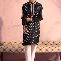 SHRESTHA BY VASTRAMAY Men Black Floral Embroidered Regular Thread Work Kurta with Trousers-picture-34