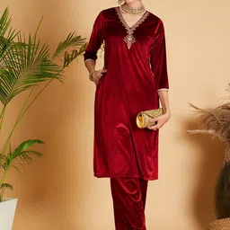 Shae by SASSAFRAS Sequined Velvet Straight Kurta-22