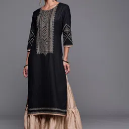 Indo Era Women Geometric Foil Printed Cotton Kurta-image-48