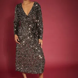 DOROTHY PERKINS Embellished Velvet  Wrap Midi Dress-picture-42