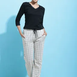 SQew Checked V-Neck Night Suit-image-40
