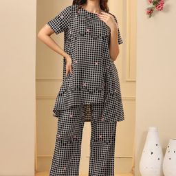 SANSKRUTIHOMES Black & White Checked Pure Cotton Night Suit-image-60