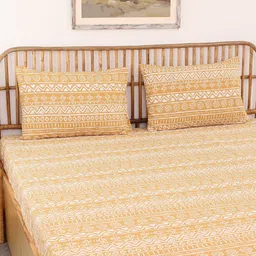 House This Kullu Patti Yellow Geometric Cotton 144 TC King Bedsheet With 2 Pillow Covers-image-99