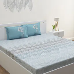 HOME AFFAIRS Teal & Black Geometric Cotton 210 TC King Bedsheet With 2 Pillow Covers-5