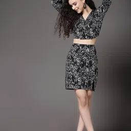 KASSUALLY Women Black Printed Mini Skirt-image-2
