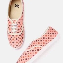 Kook N Keech Women Peach-Coloured & Charcoal Grey Geometric Print Sneakers-25