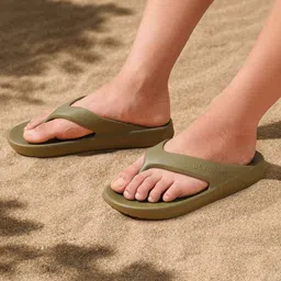 U.S. Polo Assn. Men Croslite Thong Flip-Flops-image-79