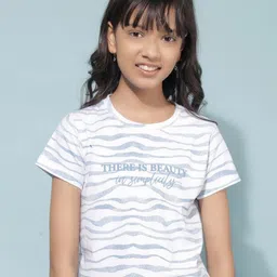 Crimsoune Club Girls Striped Extended Sleeves Pockets Slim Fit T-shirt-image-80