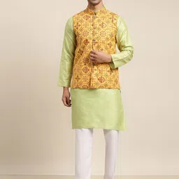 SOJANYA Men Green Striped Kurta with Pyjamas & Nehru Jacket-32