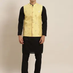 SOJANYA Men Black Embroidered Chikankari Pure Cotton Kurta with Churidar & Nehru Jacket-picture-4