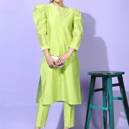 Vishudh Women Solid Kurta with Trouser-image-15