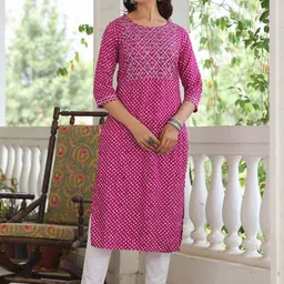 Jaipur Kurti Women Magenta Printed Panelled Thread Work Kurti with Trousers-image-8