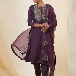W Floral Embroidered Silk Dupatta-40