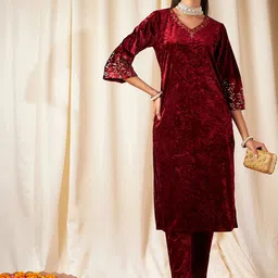 Shae by SASSAFRAS Floral Embroidered Thread Work Velvet Straight Kurta-image-58