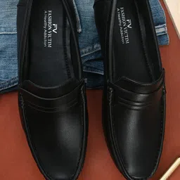 Fashion Victim Men Black Loafers-picture-45