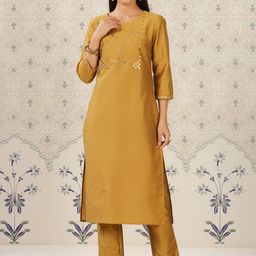 Ode by House of Pataudi Geometric Embroidered Mirror Work Kurta With Trousers-picture-35