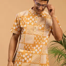 SHVAAS by VASTRAMAY Band Collar Floral Printed Cotton Sustainable Kurta-image-93