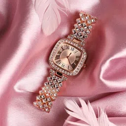 HAUTE SAUCE by Campus Sutra Women Bracelet Style Straps Analogue Watch SS23_HSWC1105-21
